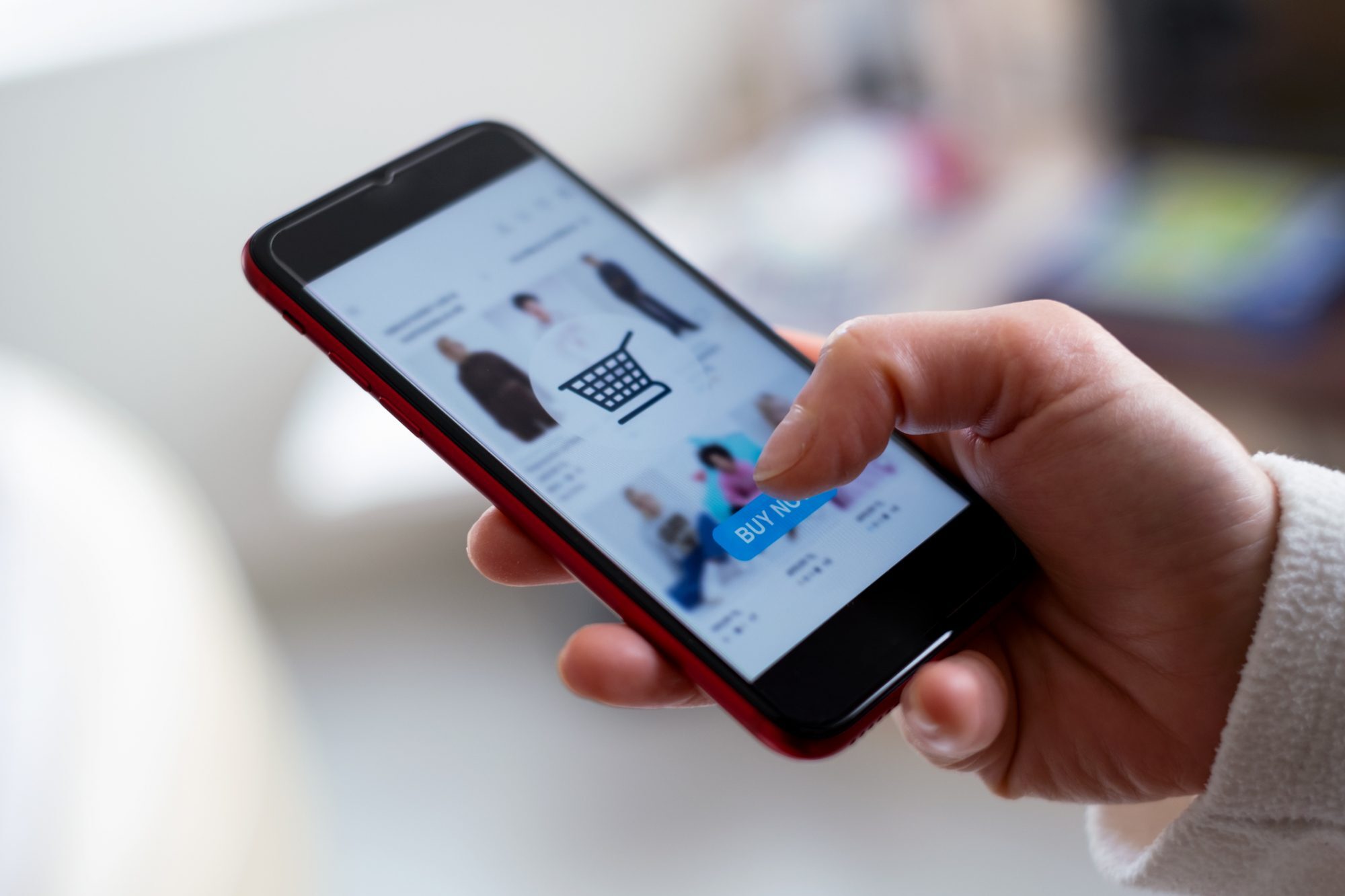 Mobile ecommerce growth in 2025 — 70% of shopping occasions begin online